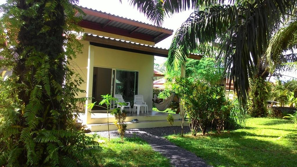 Villa Aathid Garden Khao Lak Zimmer foto