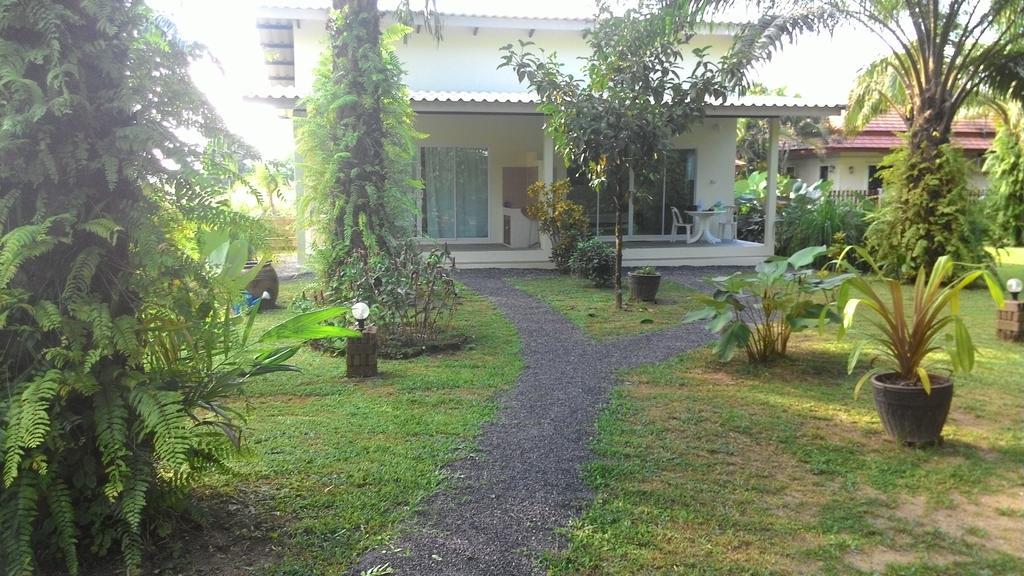 Villa Aathid Garden Khao Lak Zimmer foto